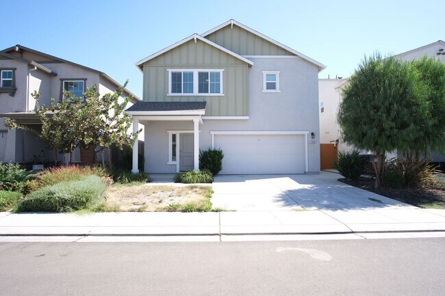 Primary Photo - Move-in ready! Stunning 4-bedroom, 3-bathroom home located in the vibrant city of Manteca, CA.