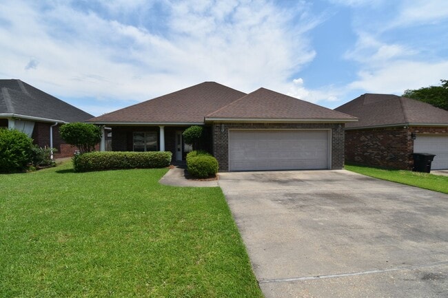 Building Photo - Updated 3 Bedroom, 2 Bath Home