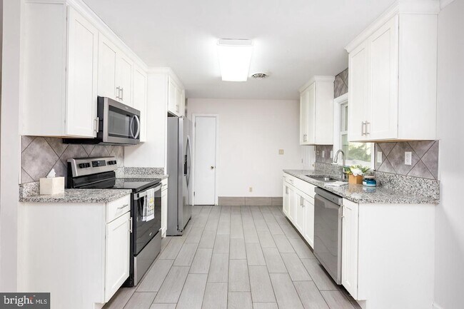 Building Photo - 731 Richwil Dr