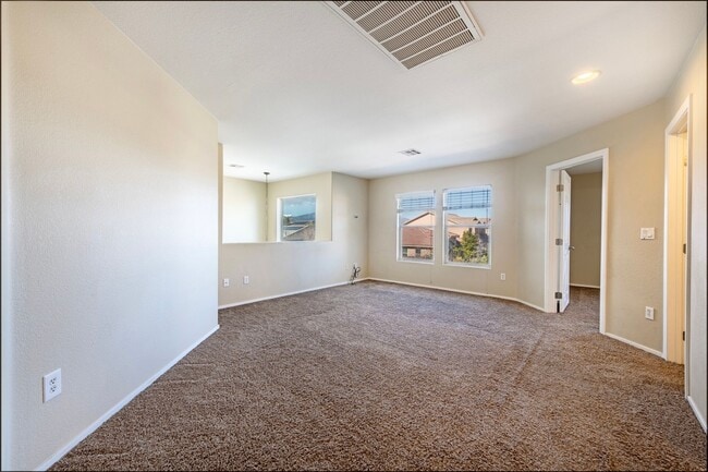 Building Photo - Southwest 5 bd 3 full bath with 2 car gara...