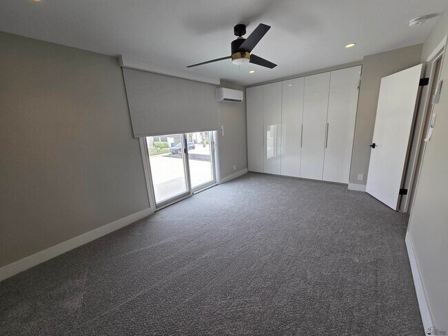 Building Photo - 1440 E Laguna Pl