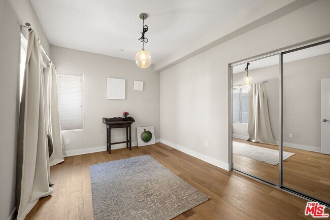 Building Photo - 13337 Beach Ave