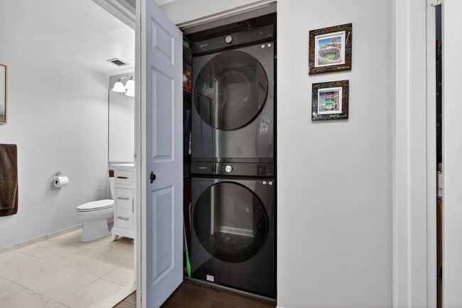 Building Photo - 2 Constitution Ct