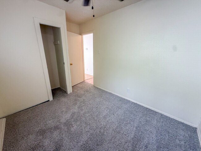 Building Photo - 4047 Indian Sunrise