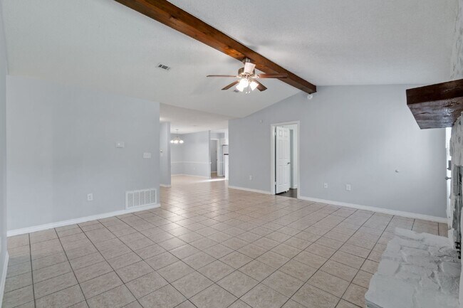 Building Photo - 502 Krest Dr
