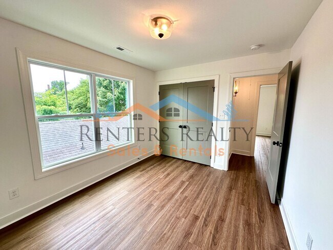 Building Photo - 3BR Home with Office, Bonus Room, Large Kitchen Island, 2-Car Garage & Large Yard – Huntsville Li...