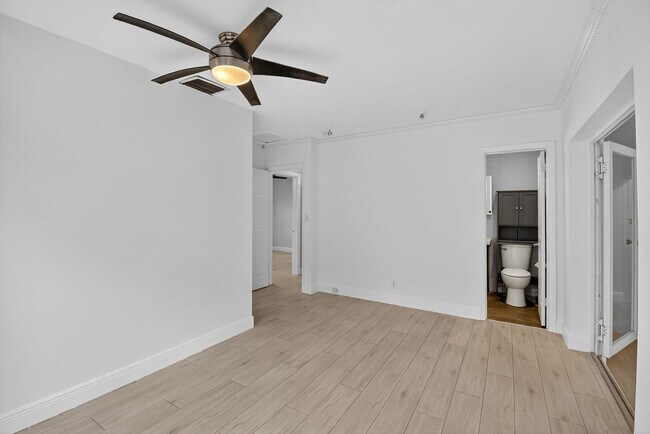 Building Photo - 1606 NE 15th Ave