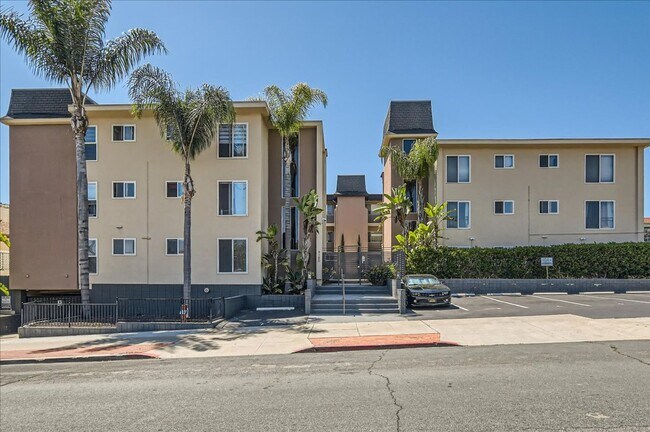 Building Photo - MOVE IN SPECIAL- Live in the Heart of Nort...