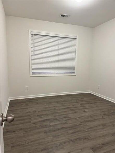 Building Photo - 1151 Pontiac Cir