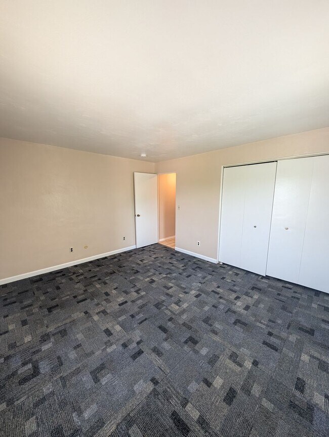 Building Photo - 126 Latimer Ave