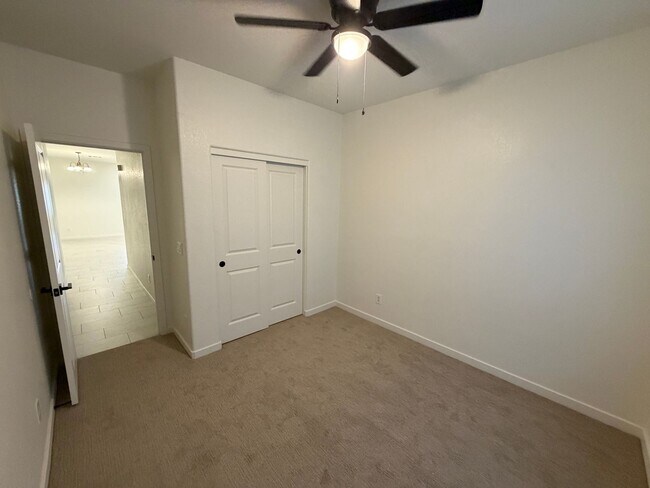 Building Photo - Beautifully Remodeled North Peoria Home 3 Bedroom 2 Bath Plus Office