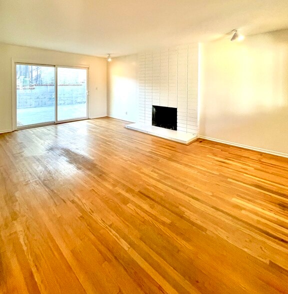 Building Photo - 1045 Marvista Ave