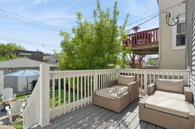 Building Photo - 3331 W Crystal St