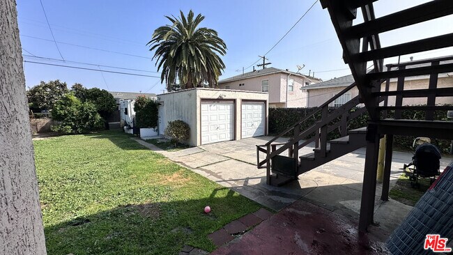 Building Photo - 1709 W 70th St