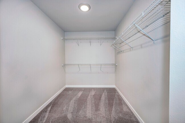 Building Photo - 5 bed 2 bath In Marysville