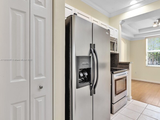 Building Photo - 858 NW 170th Terrace