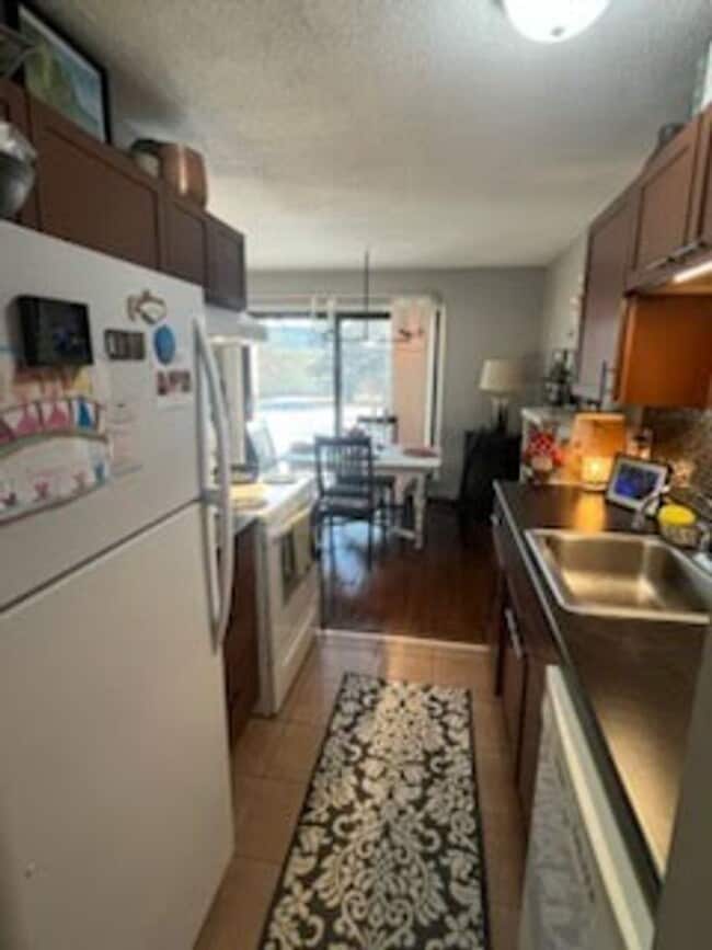 Building Photo - 1 Bedroom Condo in Hopkins