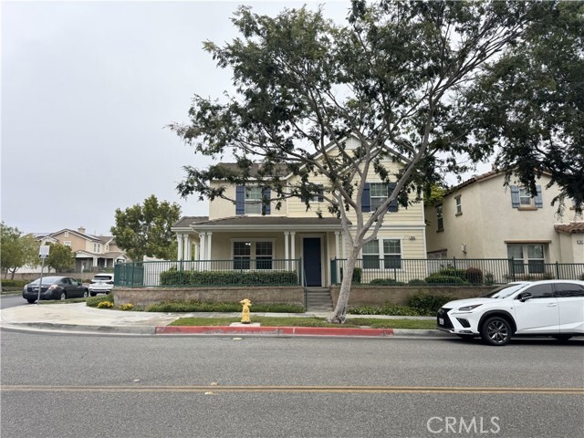 Building Photo - 2015 Hughes Dr