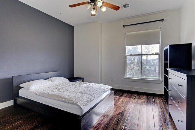 Building Photo - 511 Birdsall St