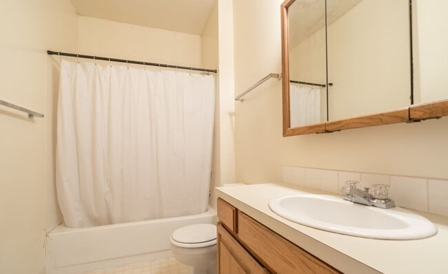 Building Photo - 6 bedroom, 3 bath near Downtown Bellingham!