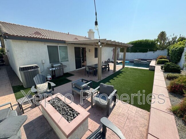 Building Photo - 80746 Diamondback Trail