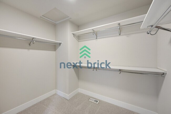 Building Photo - Spacious 4-Bed Retreat with 3.5 Baths in Bothell – Your Dream Home Awaits!