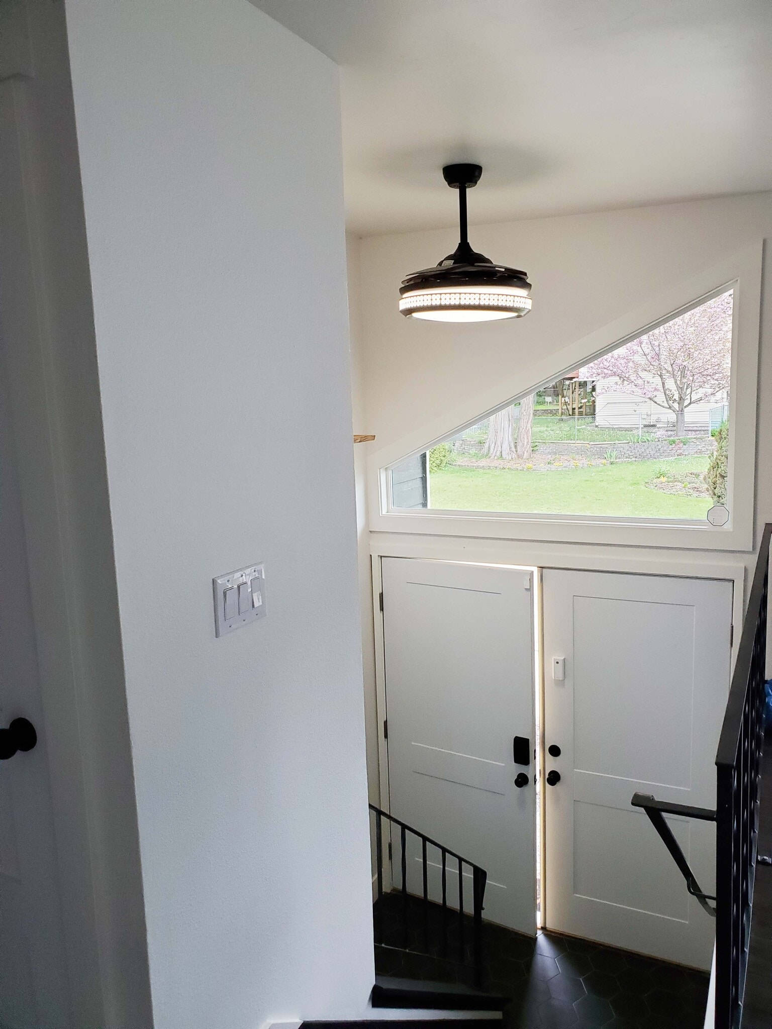 Entry - 8105 Spur Ct NW