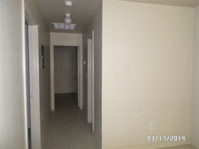 Building Photo - 100 La Herencia