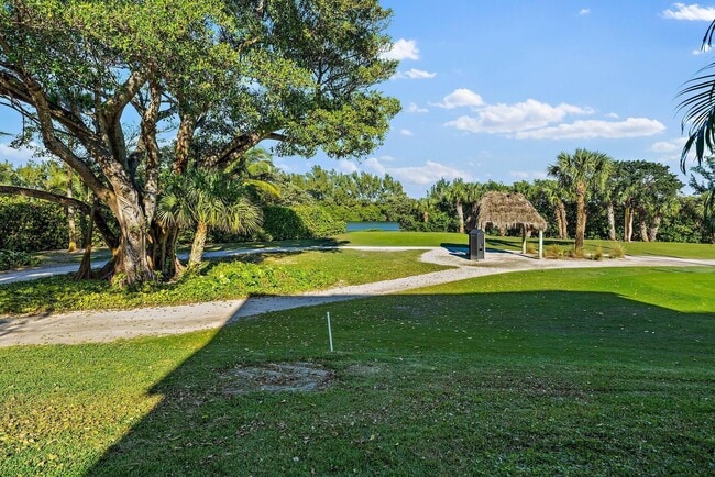 Building Photo - 3902 Fairway Dr N