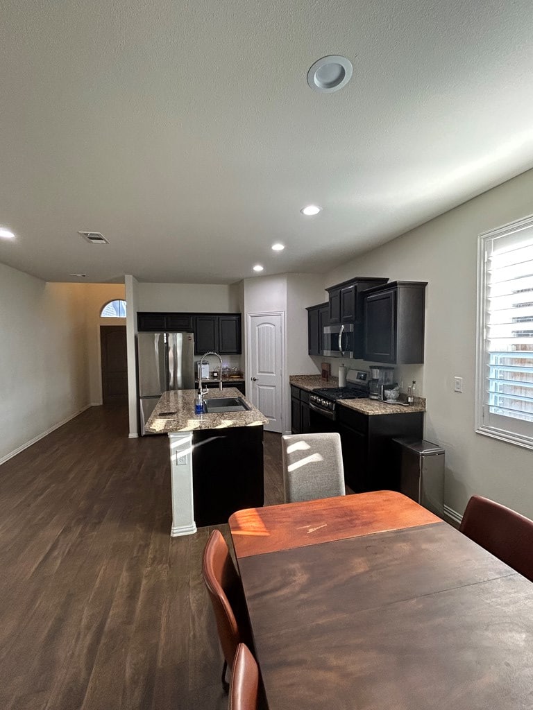Building Photo - 1714 Wrigley Dr