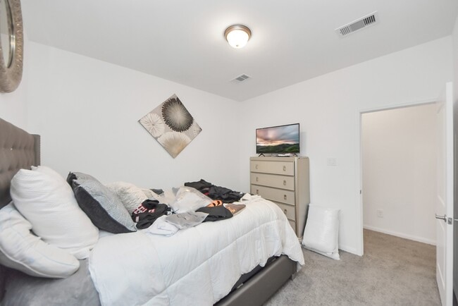 Building Photo - 9447 Klein Ln