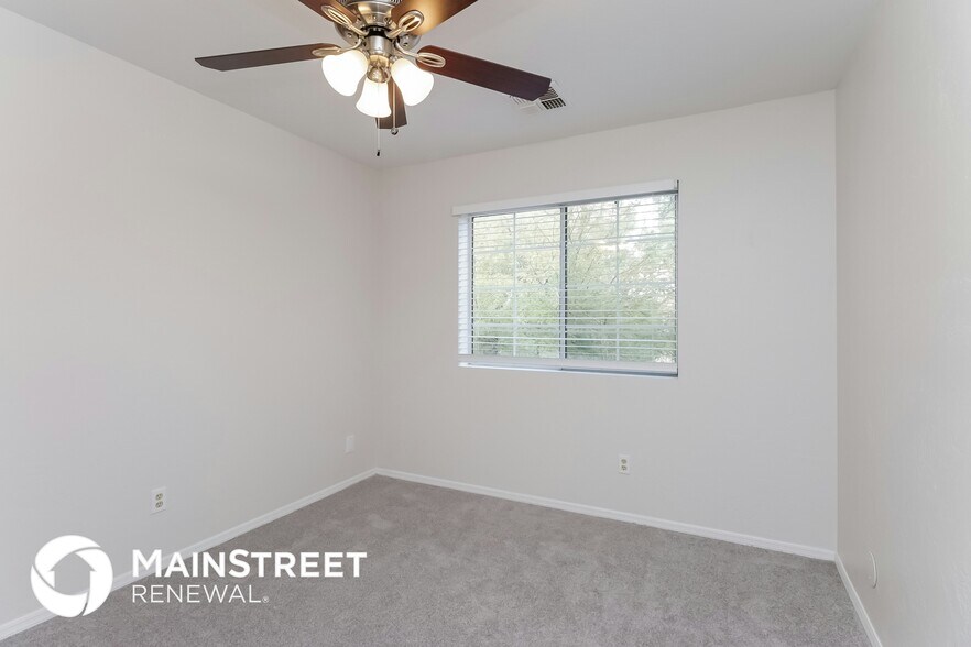 Building Photo - 1704 S 39th St