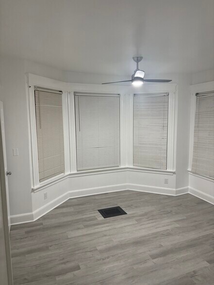 Building Photo - 950 Townsend Ave