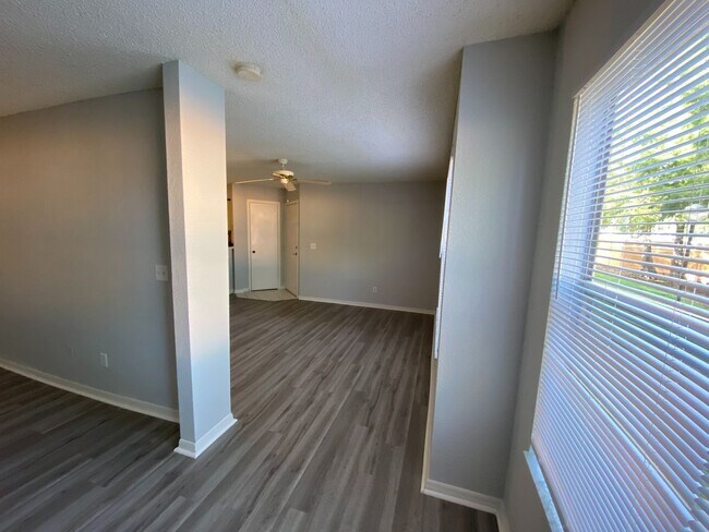 Building Photo - 5701 Gatlin Ave