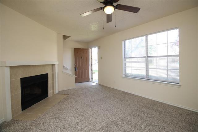 Building Photo - 915 Cedar Terrace