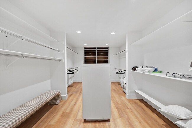 Building Photo - 71000 Los Altos Ct