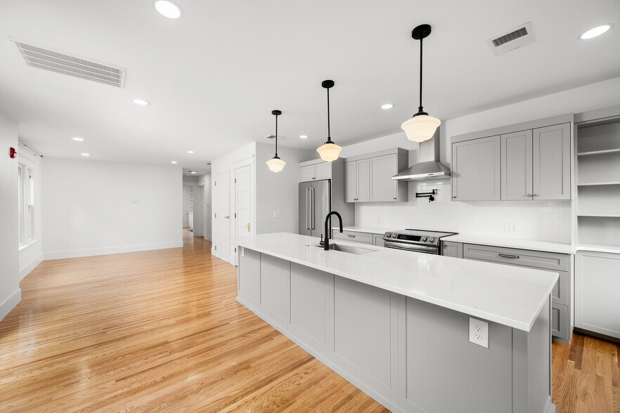 Building Photo - 349 Elmwood Ave