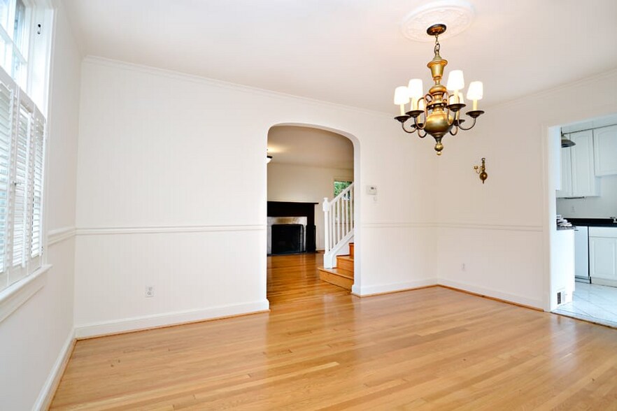 Building Photo - 1600 Foxhall Rd NW