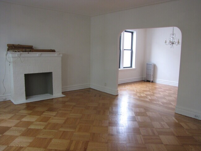 Building Photo - 31 70th St