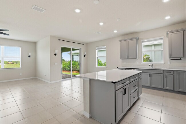Building Photo - 12327 SW Sand Dollar Wy