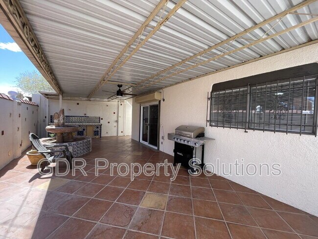 Building Photo - 520 Ortiz Dr NE