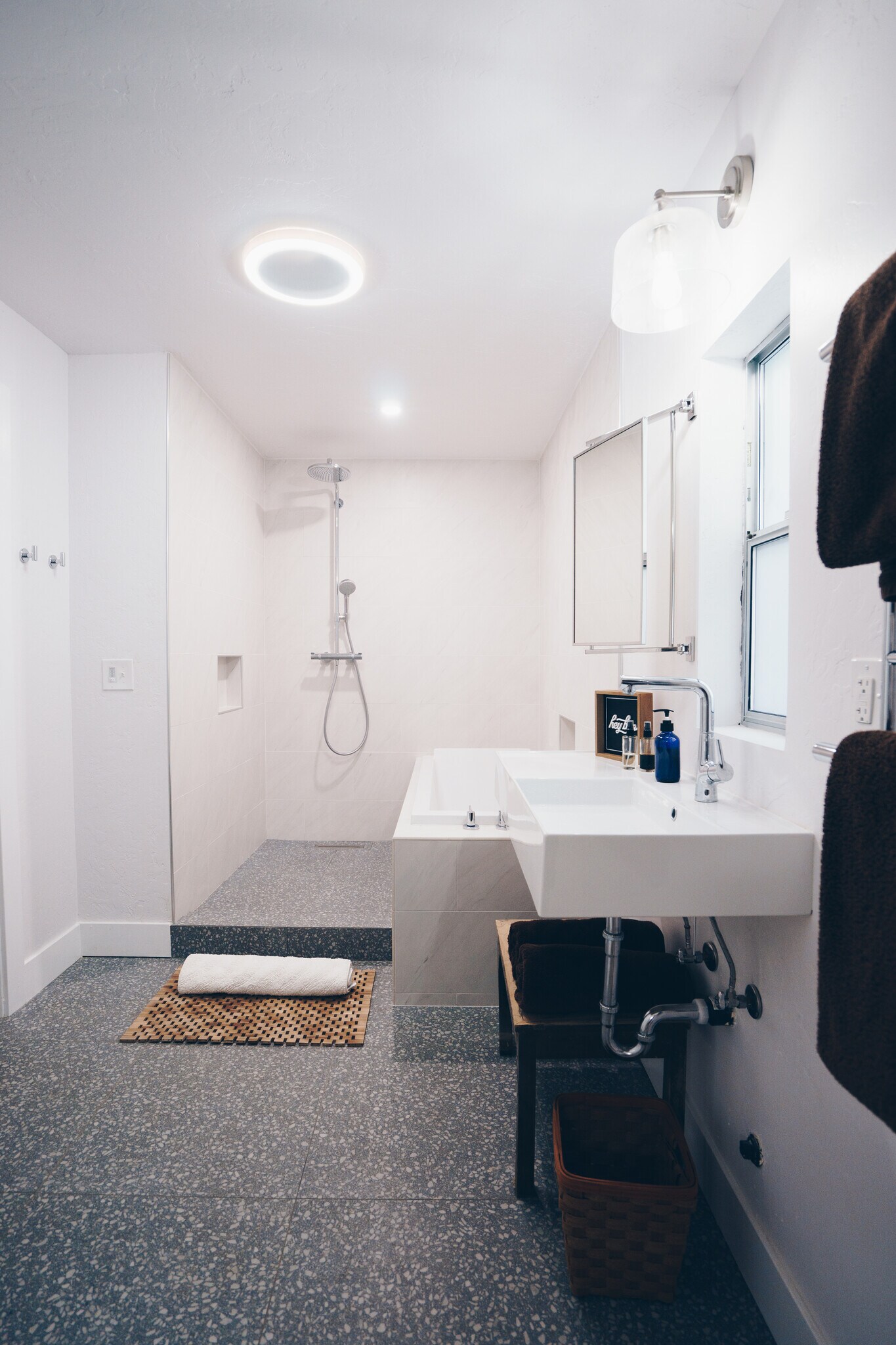 Building Photo - 2633 Crystal Springs Rd