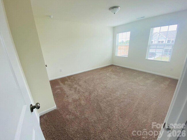 Building Photo - 2897 Yeager Dr NW