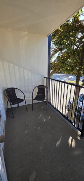 Building Photo - 2046 Beach Blvd
