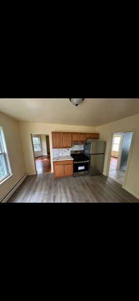 Building Photo - 373 Congress Ave