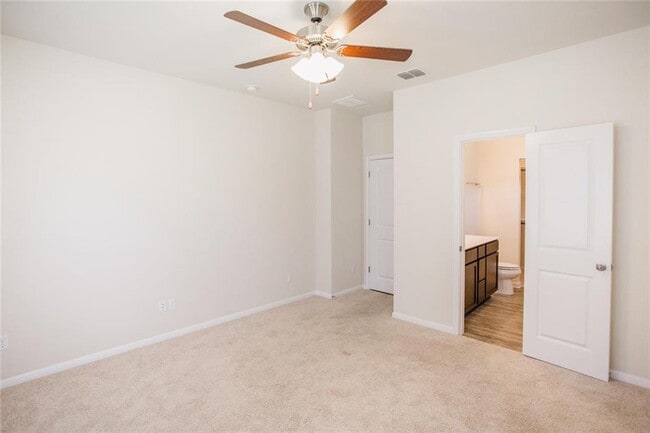 Building Photo - 242 Mossycup Dr