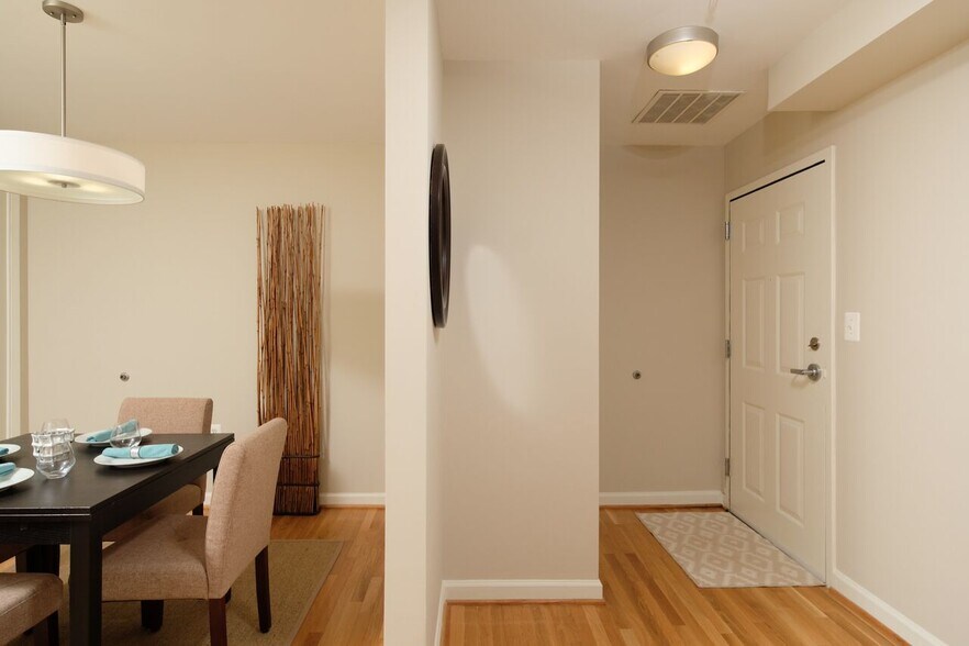 Building Photo - 1308 Clifton St NW