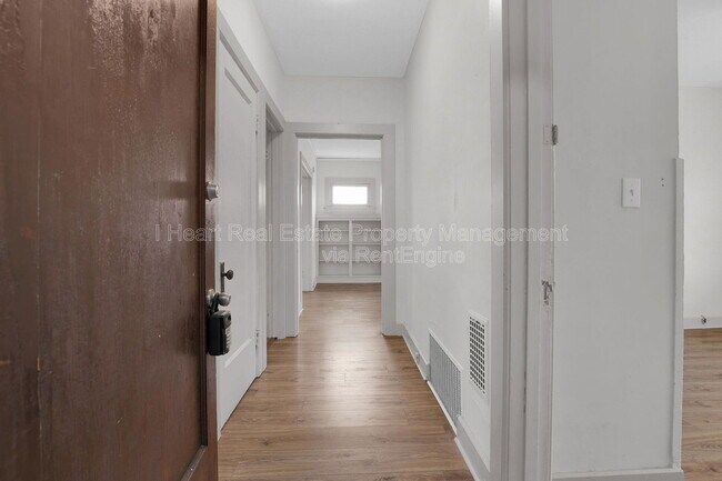 Building Photo - 269 Morrison Ave