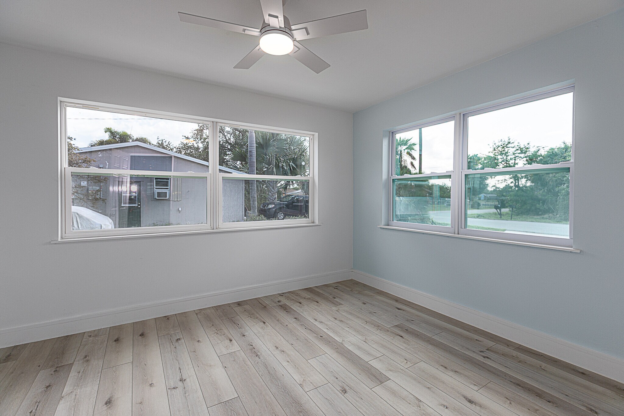 Building Photo - 3208 Pinetree St