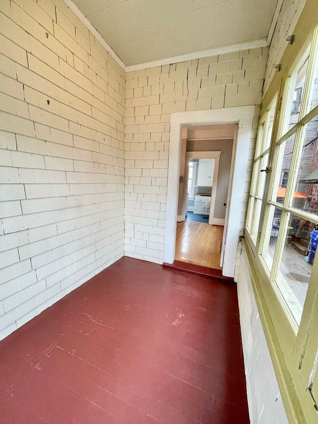 Building Photo - 1430 SE 46th Ave